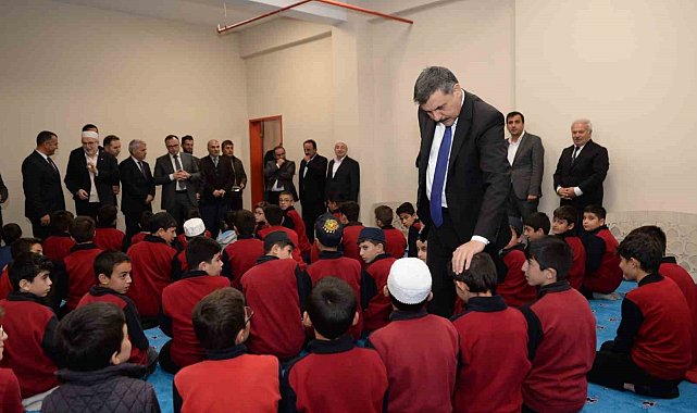 Vali Çiftçi'den Tivnik'e ziyaret