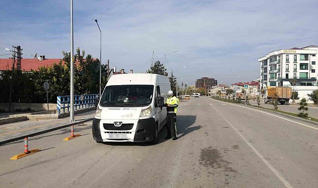 Van'da 20 araç trafikten men edildi