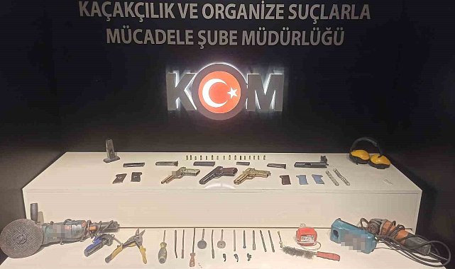 Van'da gümrük kaçağı malzemeler gele geçirildi