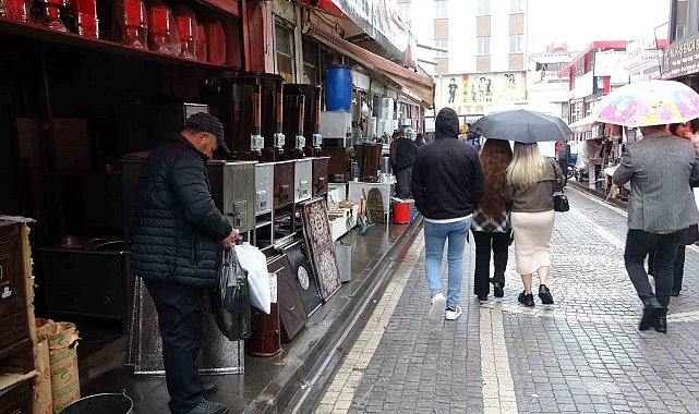 Van'da havalar soğudu, Sobacılar Çarşısı sezonu açtı