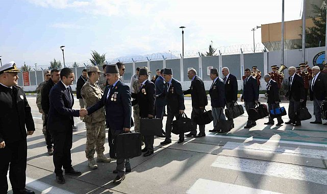 Vanlı gaziler Çanakkale'ye uğurlandı