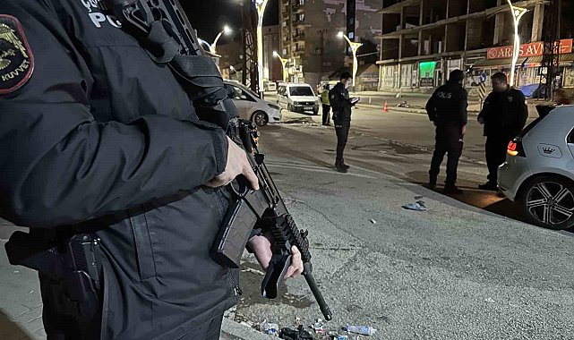 Yüksekova polisi, vatandaşın huzuru için gece gündüz alanda