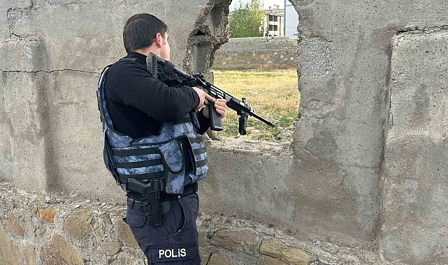 Yüksekova'da metruk binalarda uyuşturucu içenler arandı