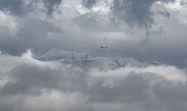 Yüksekova'nın yüksek kesimleri beyaza büründü