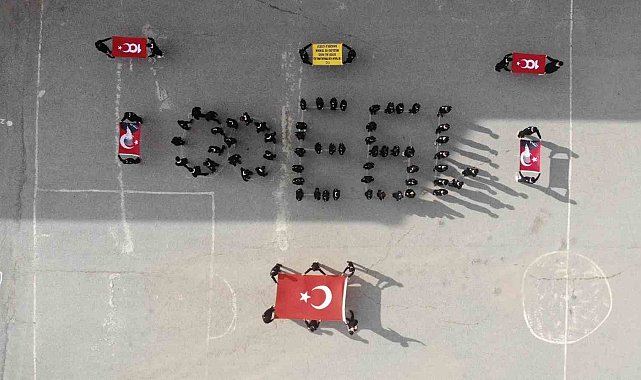 75 öğrencinin oluşturduğu kareografi büyük beğeni topladı