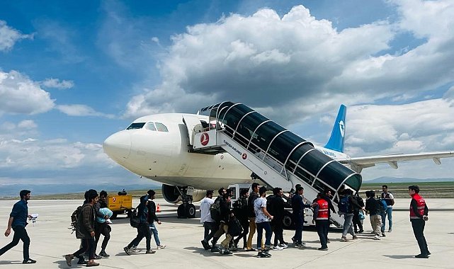 826 Afgan göçmen ülkelerine gönderildi