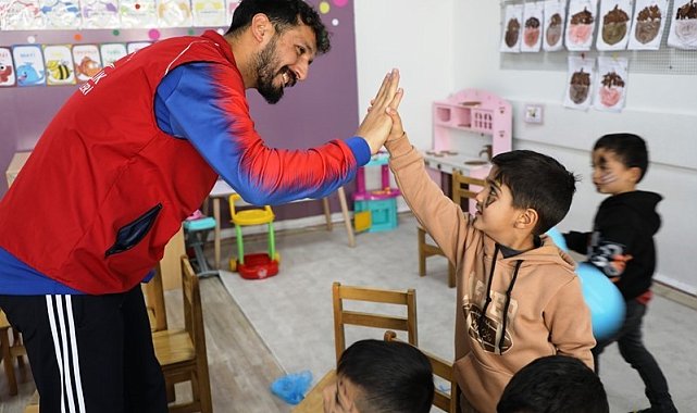 Ağrı Gençlik Merkezi, Yavuz Selim İlkokulu'nda eğlenceli bir gün düzenledi