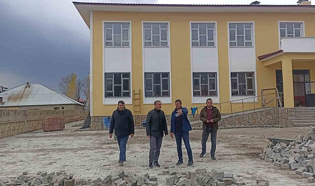 Ağrı İl Milli Eğitim Müdürü Kökrek, Patnos'taki okul inşaatlarını denetledi