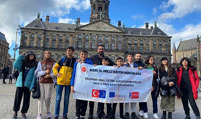 Ağrı'da Erasmus projesi kapsamında 76 kişi Avrupa'ya gitti