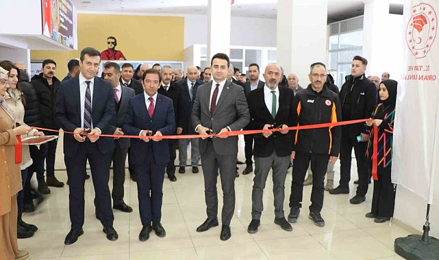 Ağrı'da fotoğraf yarışması sergisi açıldı