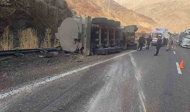 Ağrı'da kaza yapan tanker sürücüsü hayatını kaybetti