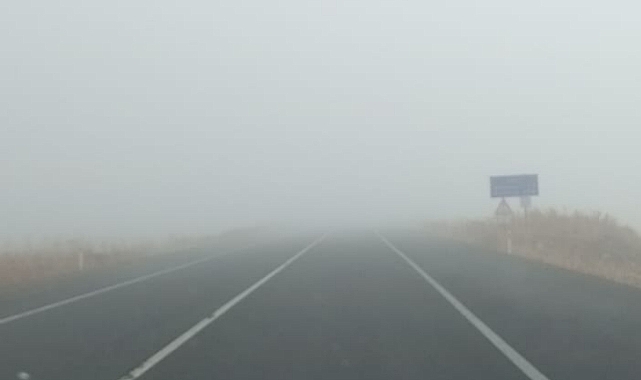 Akyaka-Arpaçay yolu sisle kaplandı