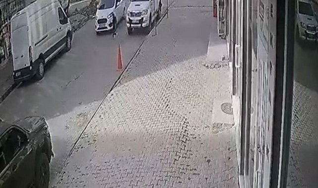 Aracın altında kalan çocuğu vatandaşlar kurtardı