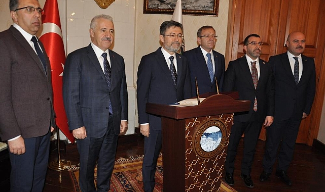 Bakan Yumaklı, Kars Valiliğini ziyaret etti