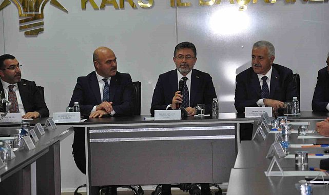 Bakan Yumaklı, Kars'ta partililerle buluştu