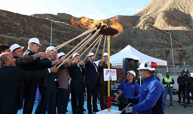 Başkan Sekmen: "Uzundere ilçemiz de doğalgaza kavuştu"