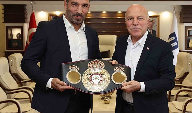 Başkan Sekmen şampiyon boksör Fırat Arslan'ı ağırladı