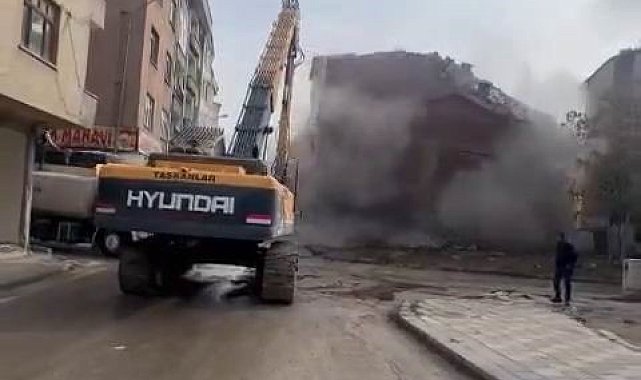 Biri korna ile yıkıldı, diğeri tek dokunuşta yerle bir oldu