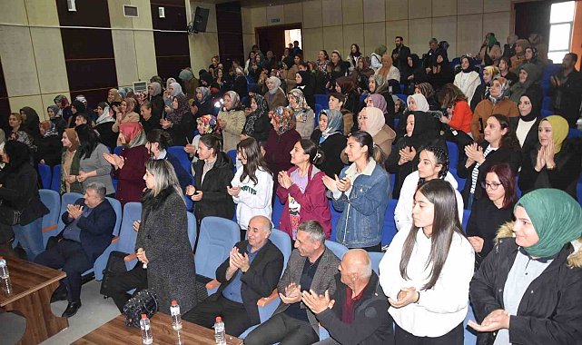 Bitlis'te 'Nemrut'un Eteğinde Bitlisli Kadınlarla Buluşuyoruz' etkinliği düzenlendi