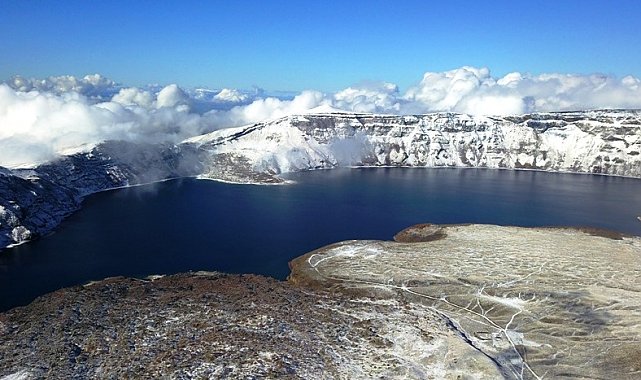 Bitlis&#039;te yüksek kesimlere kar yağdı