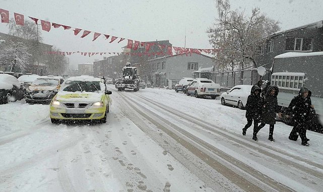 Çıldır beyaz gelinliğini giydi