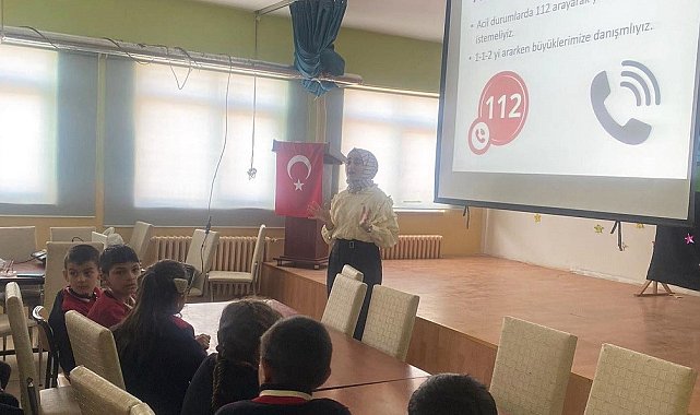 Çıldır'da Öğrencilere Sağlık Eğitimi Veriliyor