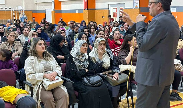 Eğitimci-Yazar Alişan Kapaklıkaya'nın söyleşisine yoğun ilgi