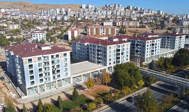 Elazığ Belediyesi tarafından inşa edilen kentsel dönüşüm konutları tamamlandı