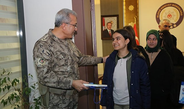 Elazığ Emniyet Müdürü Karayel, öğrencileri ağırladı