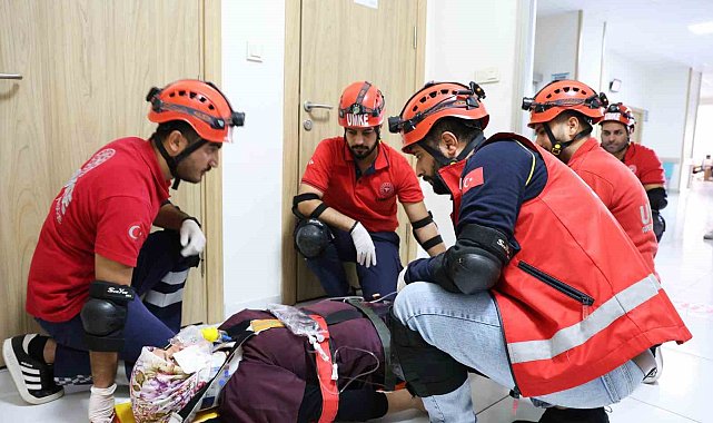 Elazığ'da 6.7'lik deprem tatbikatı