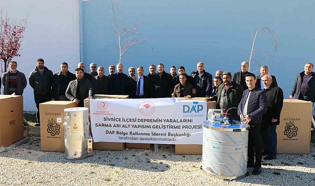 Elazığ'da bal süzme makinesi dağıtım programı düzenlendi
