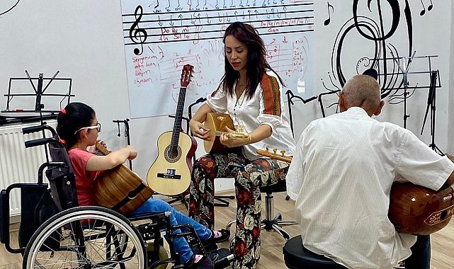 Elazığ&#039;da özel gereksinimli çocuklara müzik ve drama eğitimi