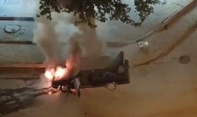 Elazığ'da seyir halindeki otomobil alev aldı