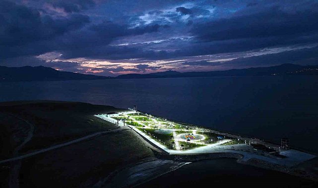 Erçek flamingo parkı vatandaşların hizmetine açtı