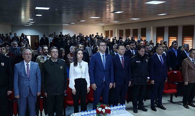 Erciş'te 24 Kasım Öğretmenler Günü kutlandı