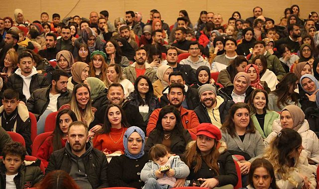 Erciş'te 'tek perdelik komedi' oyunu sahnelendi