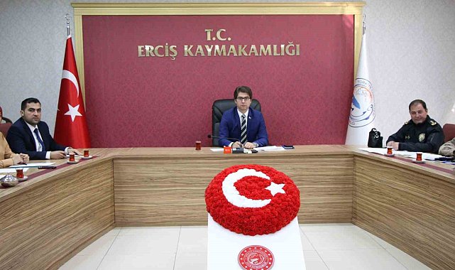 Erciş&#039;te sokak hayvanlarına yönelik istişare toplantısı yapıldı