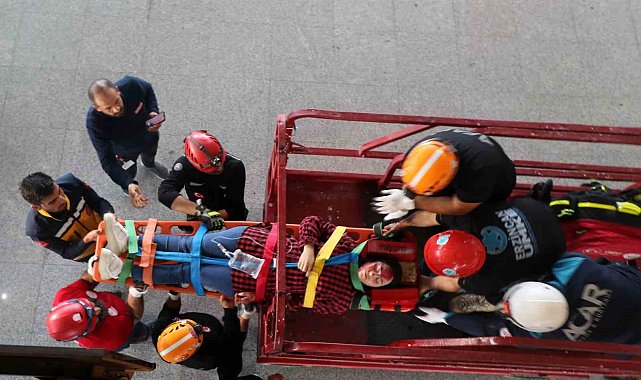 Erzincan Yıldırım Akbulut Havalimanı'nda deprem tatbikatı yapıldı
