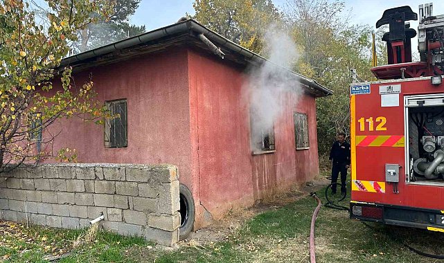 Erzincan'da ev yangını
