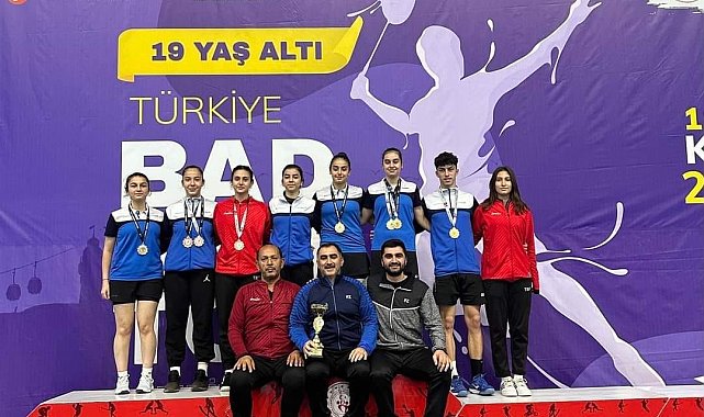 Erzincanlı badmintoncular, Samsun&#039;dan madalyalarla döndüler