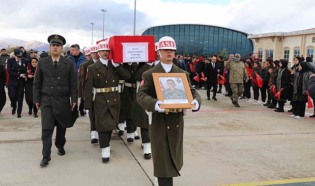 Erzincanlı şehit havalimanında karşılandı