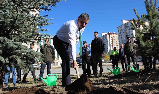 Erzurum polisinden çevre duyarlılığı