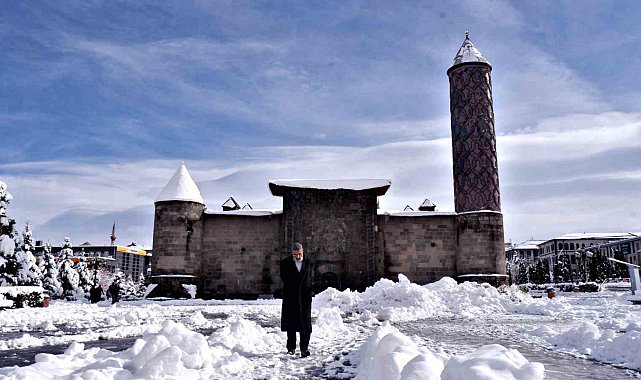 Erzurum'a karla gelen görsel şölen