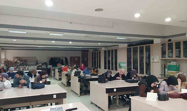 Fen bilgisi öğretmen adaylarına model tabanlı öğretime yönelik teorik ve uygulamalı eğitim verildi