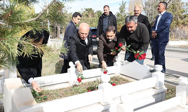 Gazeteci Sebahattin Yılmaz mezarı başında anıldı
