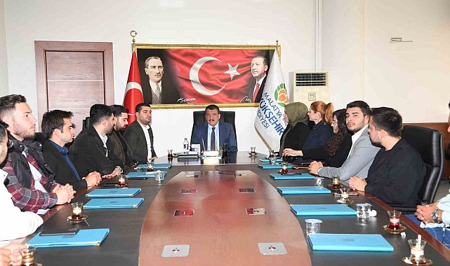 Gürkan, AK Gençlerle bir araya geldi