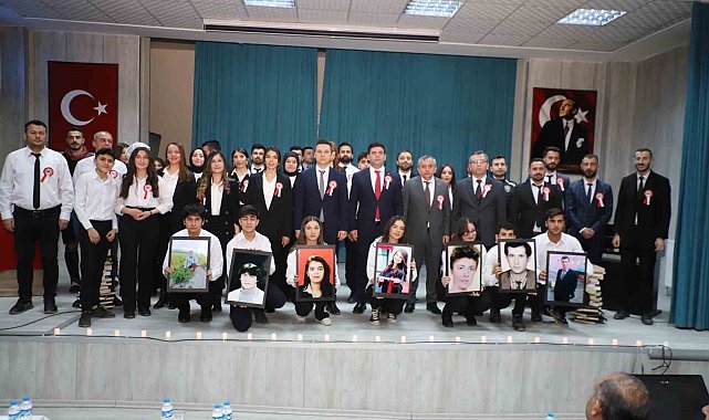 Hakkari'de 24 Kasım Öğretmenler Günü kutlandı