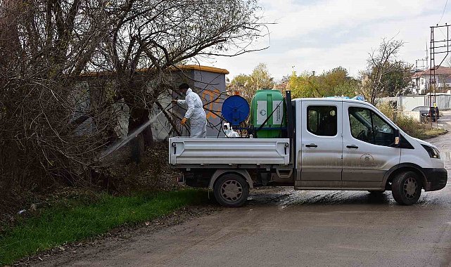 Haşere üreme alanlarında ve konteyner kentlerde ilaçlama yapılıyor