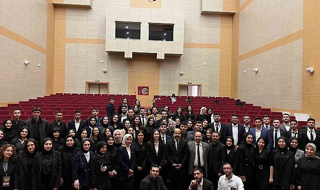 Hukuk Fakültesi öğrencilerinden meclis provası