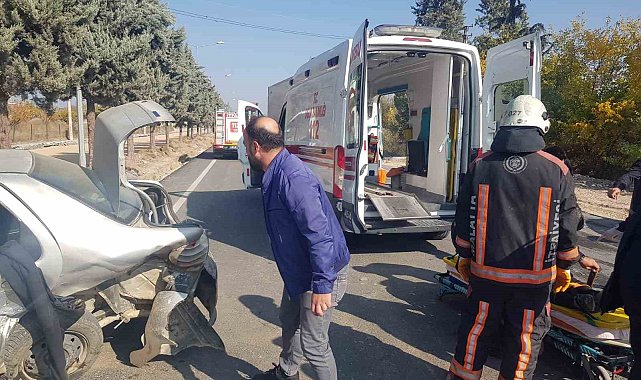 İki aracın karıştığı kazada: 2 kişi yaralandı